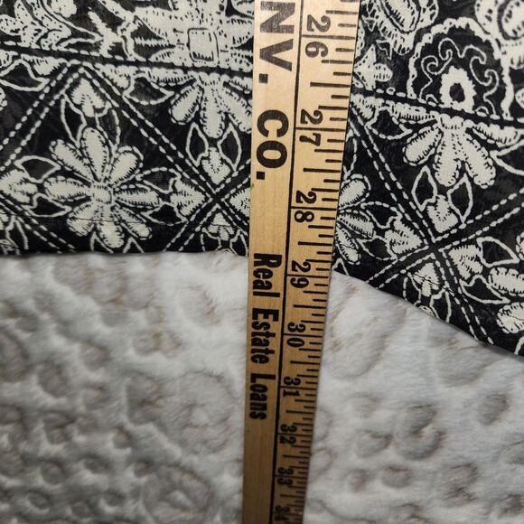 Black & White Semi Sheer 3/4 Sleeve V-Neck Lace Up Tunic Size Small - Picture 6 of 9